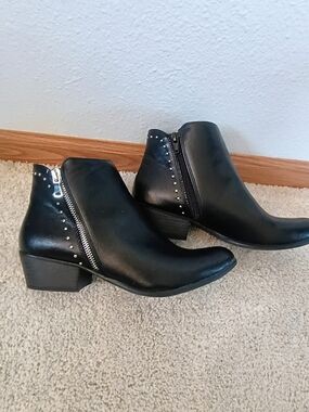 Esprit Topaz Black Studded Ankle Boots Womens Size 8M Side Zip Booties